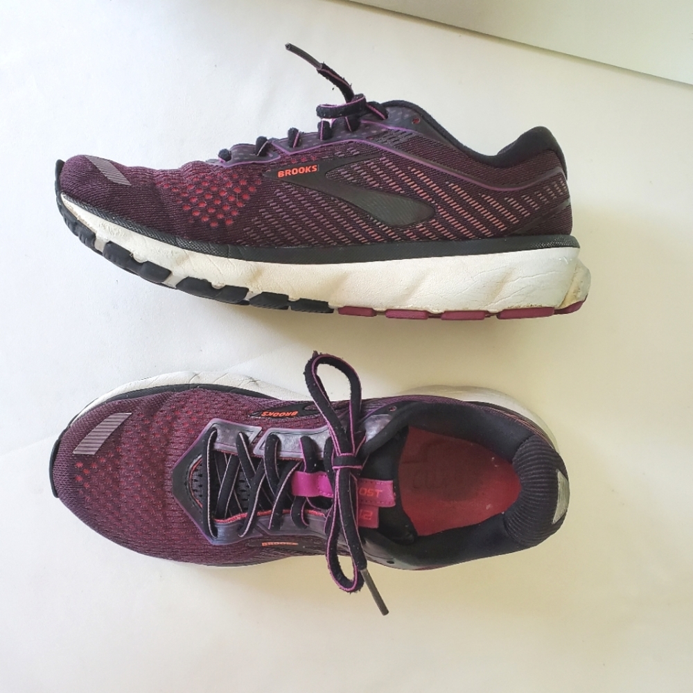 Brooks Women's Ghost 12 Running Shoes workout fitness jogging athletic